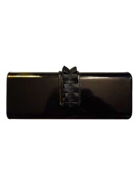 Elegant Black Patent Leather Evening Clutch with Magnetic Ruffle Closure